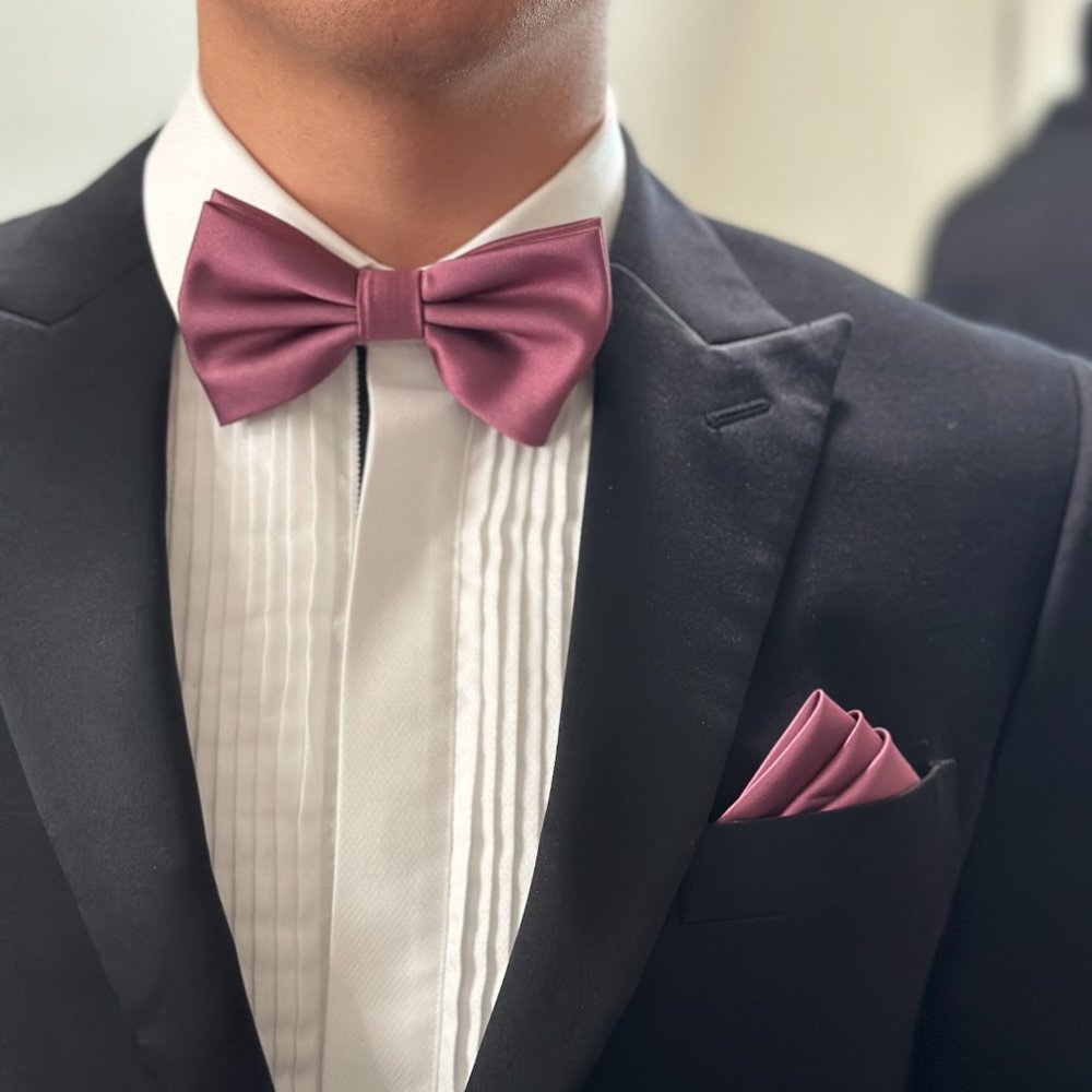 Light purple bowtie and pocket square
